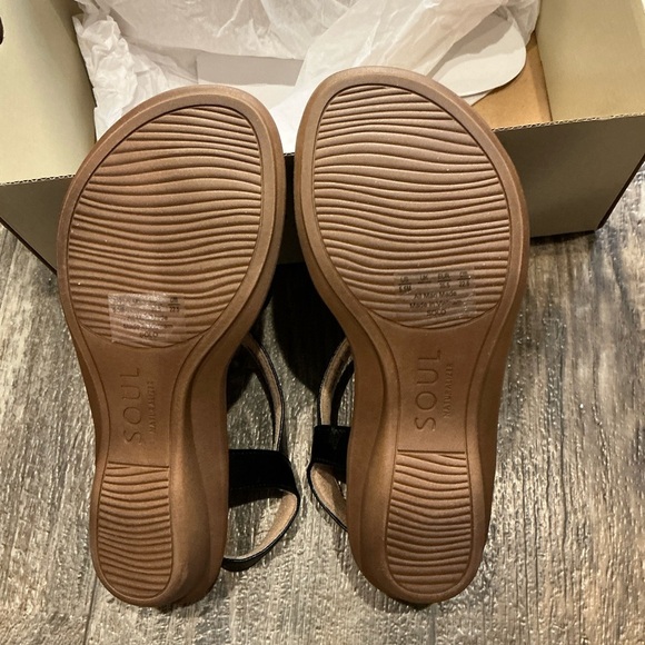 Naturalizer Black and Tan Sandals Size 5.5 - Picture 6 of 12